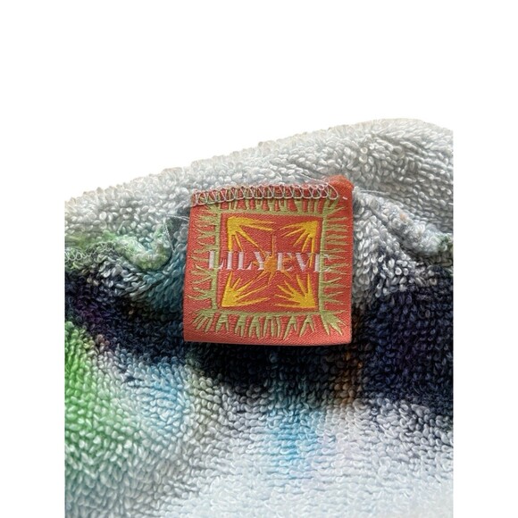Lily Eve Designer Upcycled Terry Cloth Bucket Hat $375 Summer Tie Dye White Blue main image 9